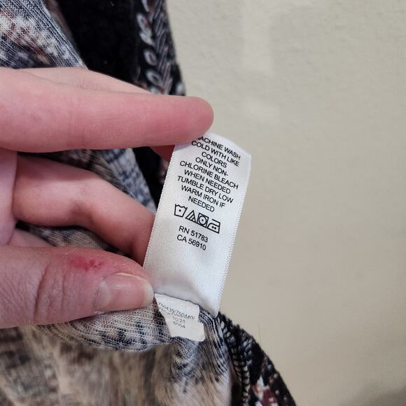 Maurices Floral Crochet Trim Open Front Classic Kimono Top Multicolor Size 2X - Picture 7 of 8